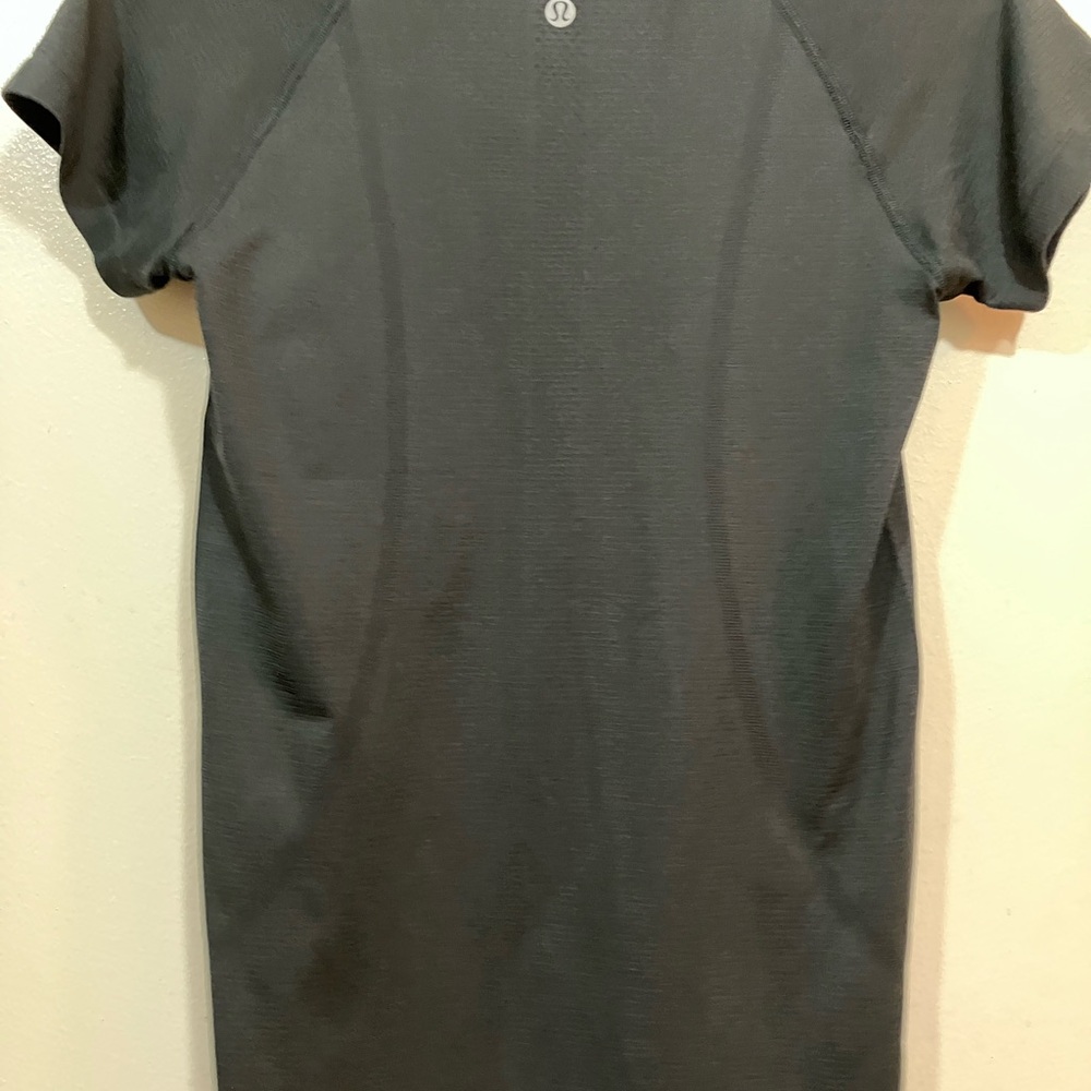 lululemon athletica women’s Charcoal Tee